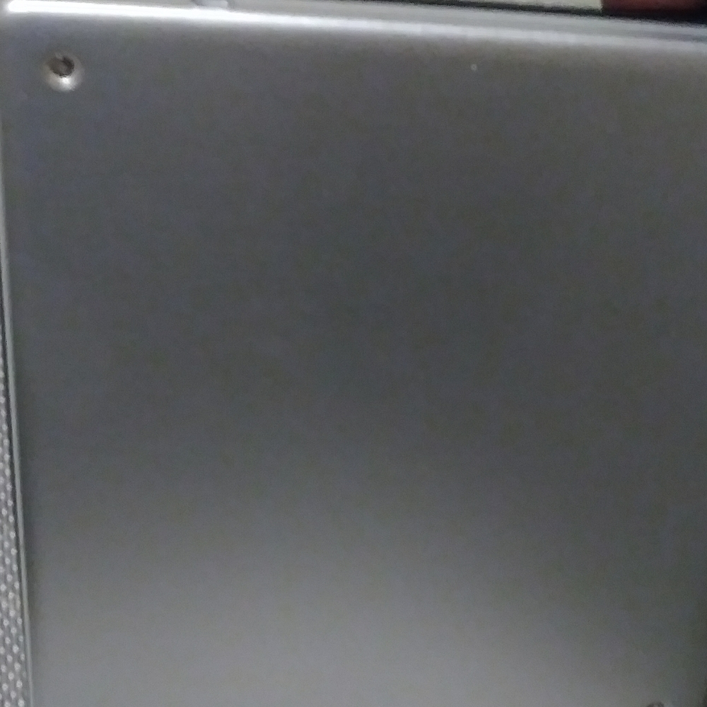 IPad - Picture 2 of 7